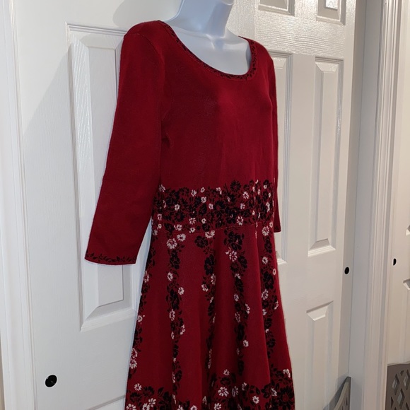 Taylor Floral Print Fit & Flare Dress - Picture 5 of 6